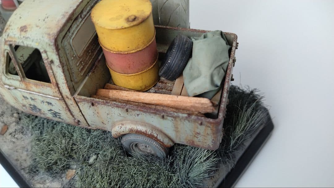 値下げ1/32 ミゼット　完成品　廃車ジオラマ　ケース付き