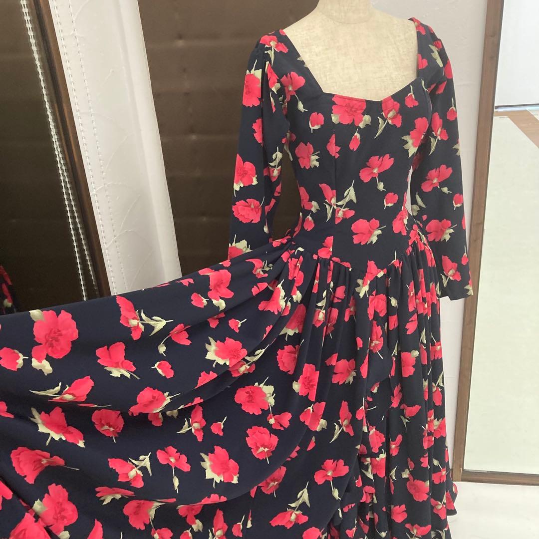 良品 フラメンコ ツーピース 花柄 ゴージャスボランテ 発表会