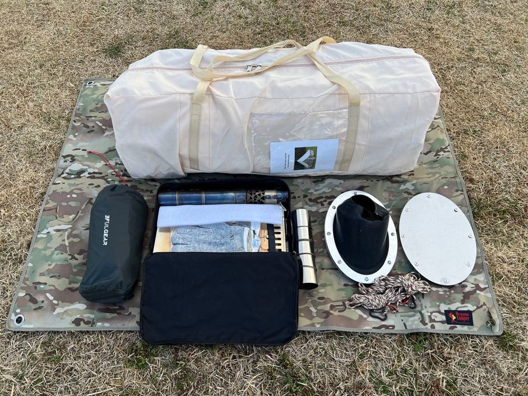 冬キャンセット‼︎ ベル型テントと薪ストーブのセットです。