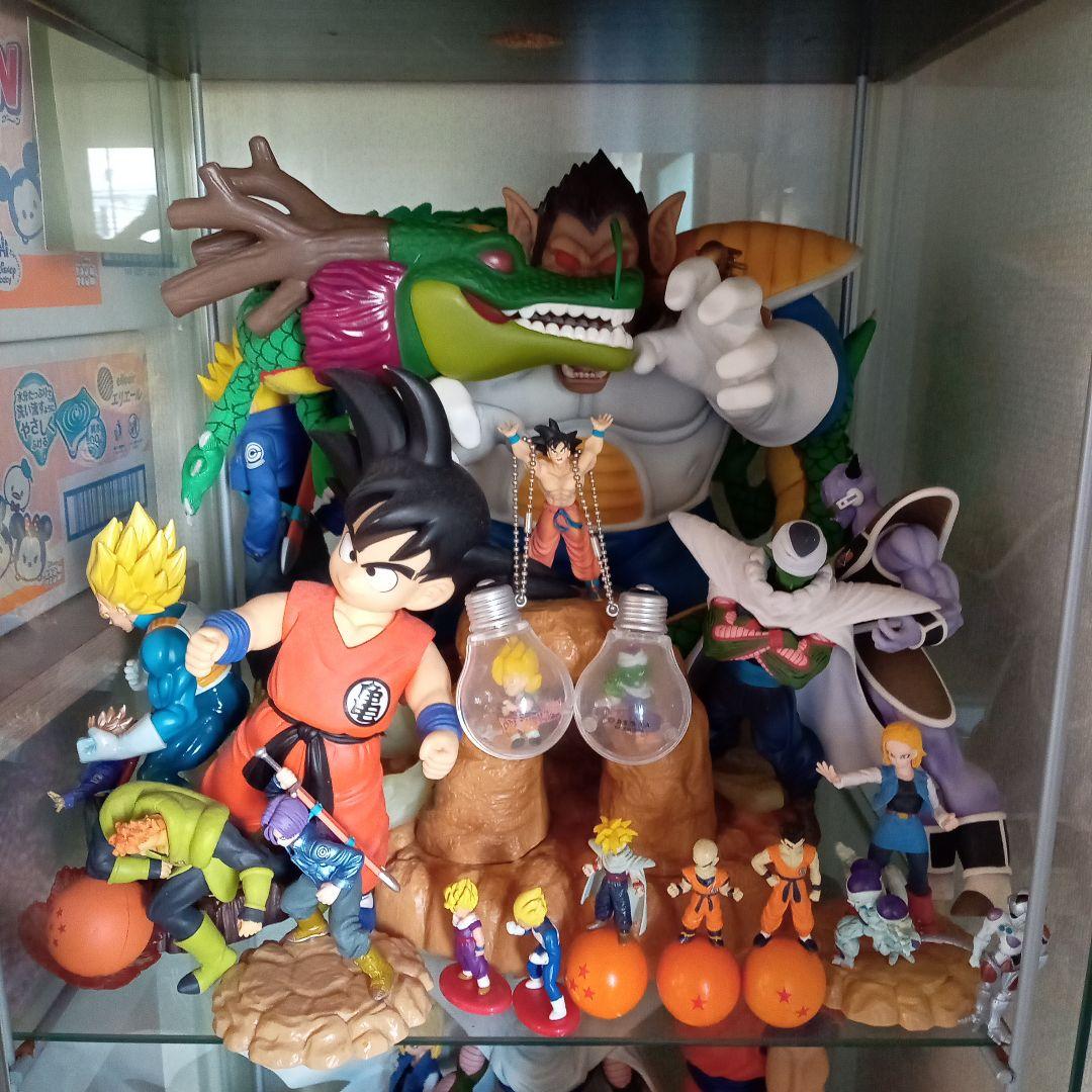 ドラゴンボール フィギュアセット、ガラスショーケース付