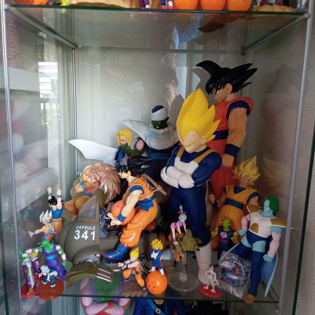 ドラゴンボール フィギュアセット、ガラスショーケース付