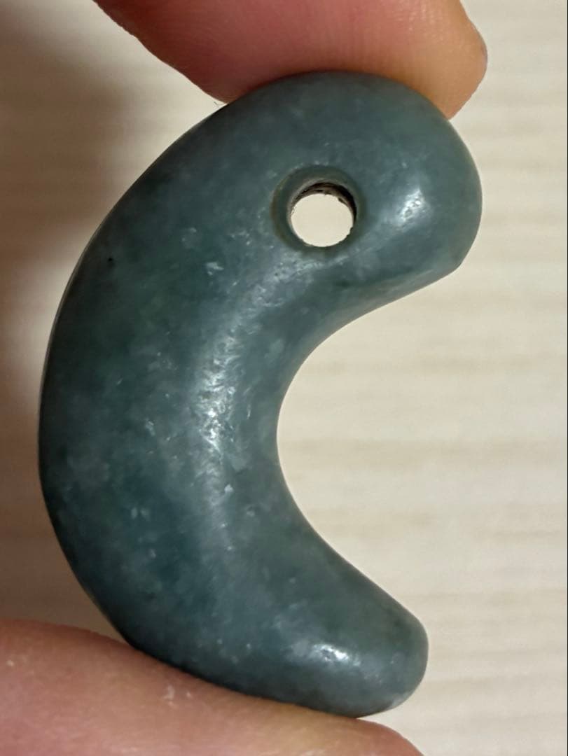まこ様用　勾玉　翡翠　縄文弥生期　出土品　ヒスイ　宝石