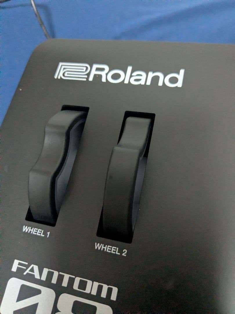 Roland fantom08 88鍵シンセサイザー
