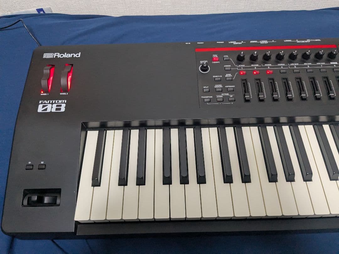Roland fantom08 88鍵シンセサイザー