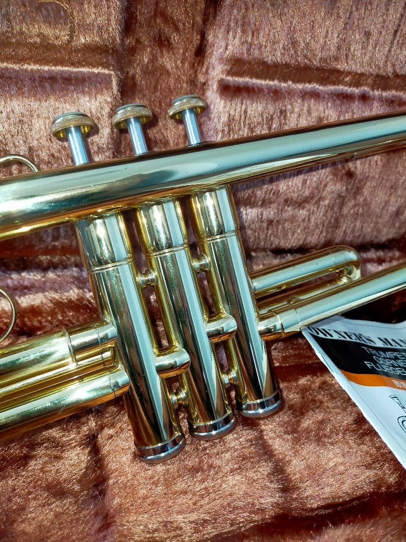 YAMAHA　ヤマハ　トランペット　ytr 235 　金色　ケース付　付属品あり