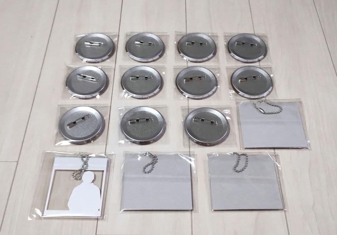 ヘタリア　ロシア　スイパラ　缶バッジ　アクリルキーホルダー　15個セット