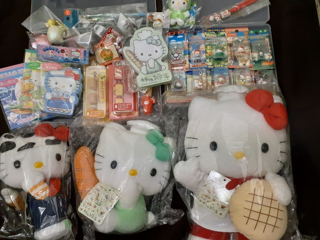 食べ物テーマ　キティ　ぬいぐるみ　メモ　等　サンリオ