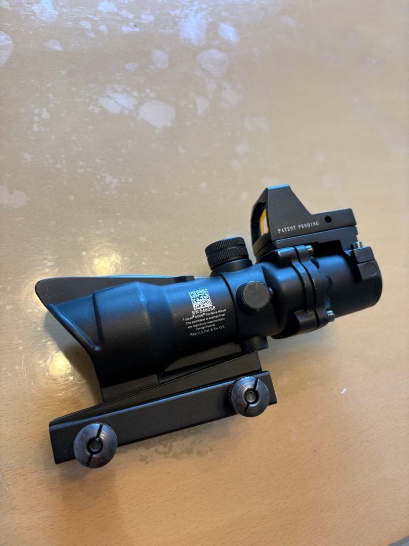 ［最終値下げ］Trijicon ACOG ブラック レッドドットサイト付き