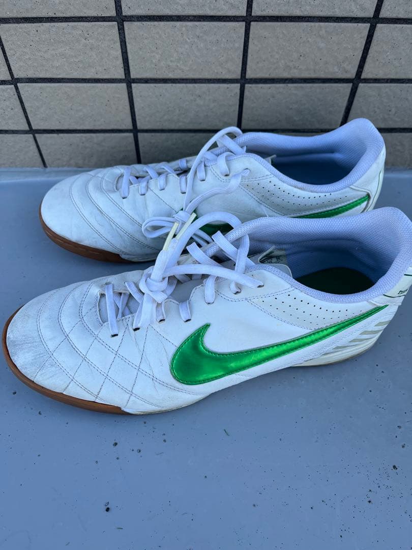 NIKE ナイキ ティエンポレジェンドIV フットサルシューズ