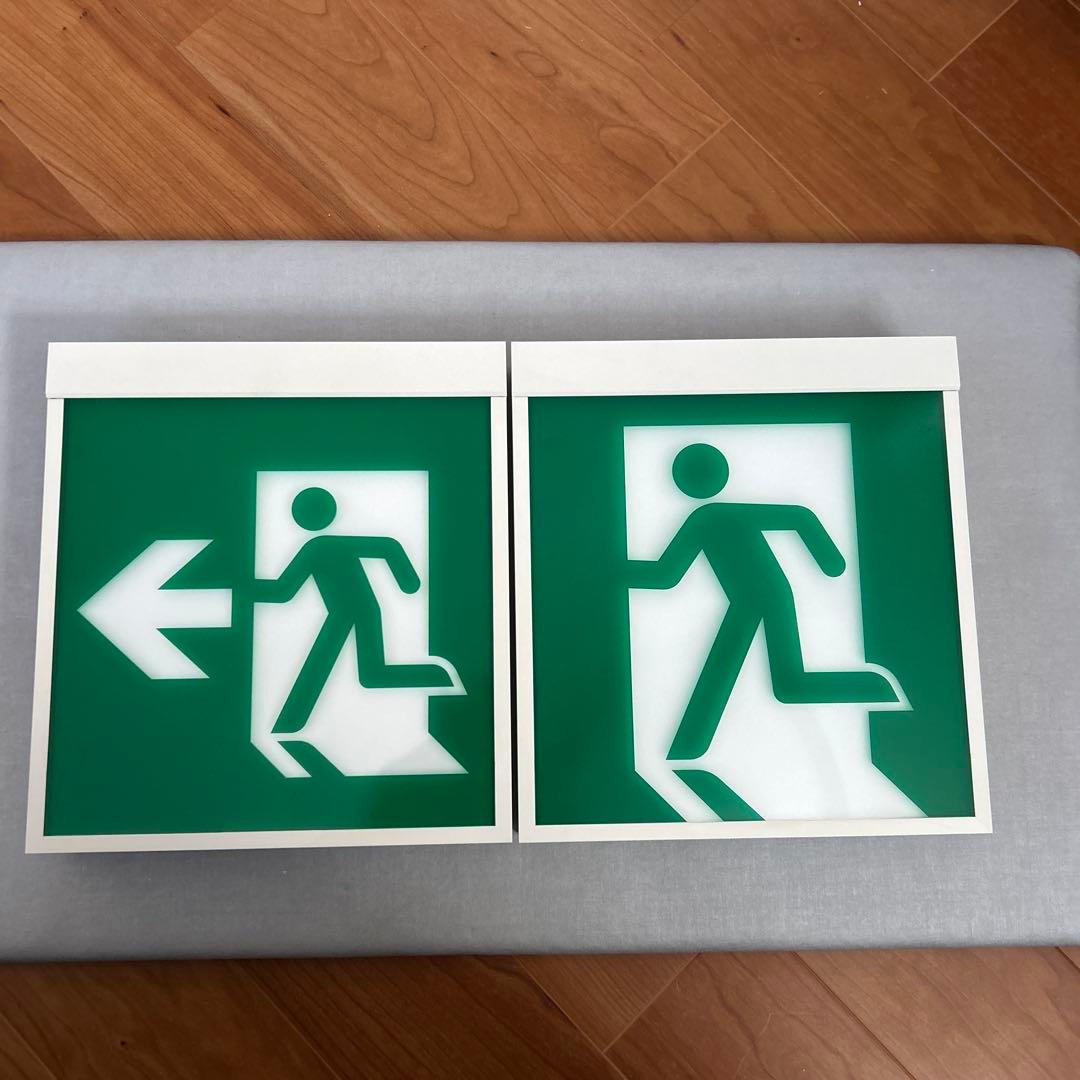 パナソニック　コンパクトスクエア　非常口　避難口通路誘導灯　B級片面灯　防災