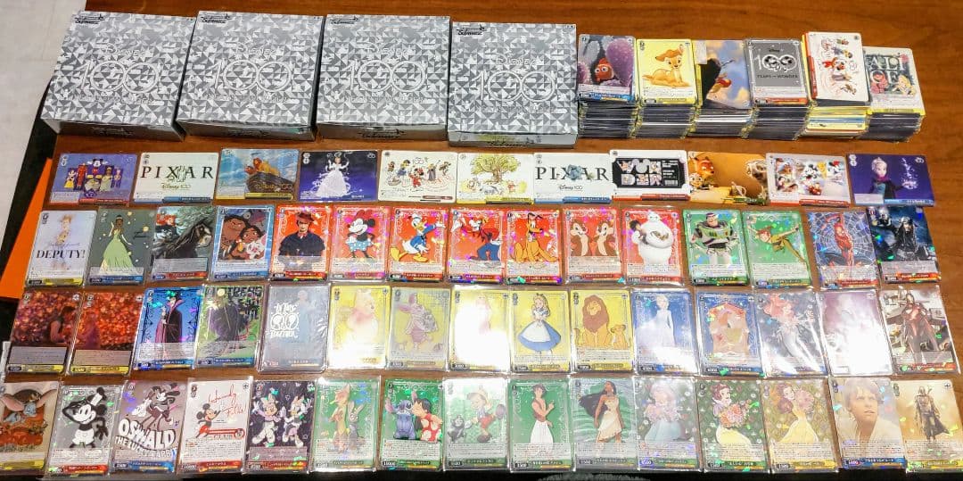 ディズニー100、カード・ヴァイスシュヴァルツ、約８００枚まとめ売り　美品