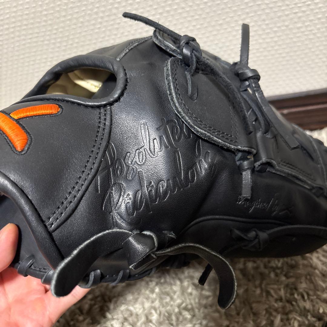 Absolutely Ridiculous \"Bible Glove\"硬式投手用