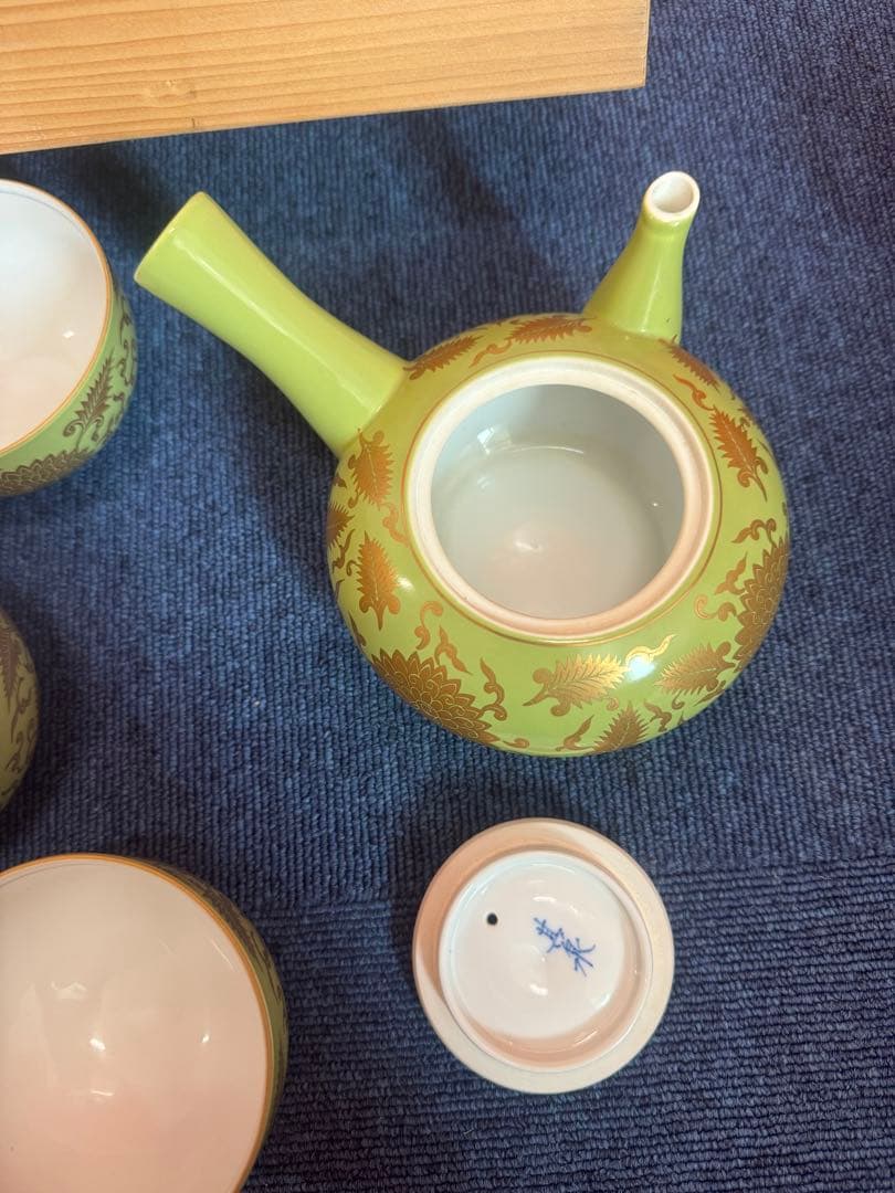 1800  希少　其泉　萌黄金欄手 茶器セット　急須1客　湯呑5客　金彩