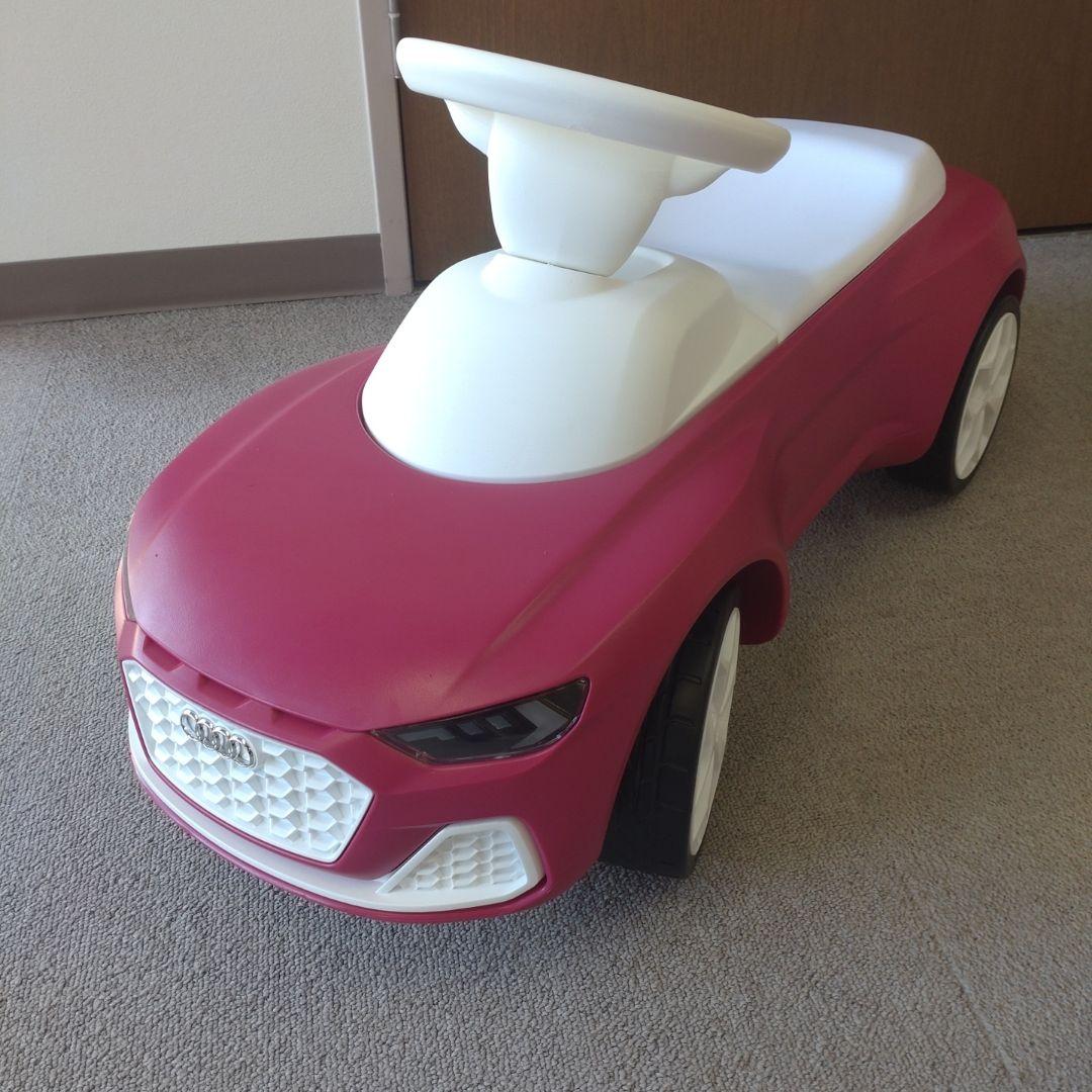 アウディ　子供用　乗り物　おもちゃ　キッズ　車　Audi