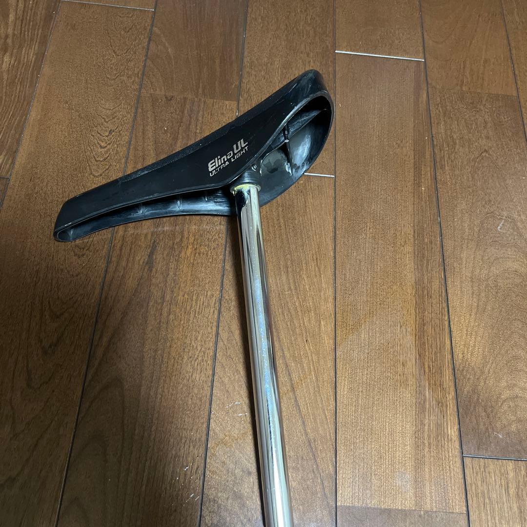 ERINA URTRA LIGHT サドル黒