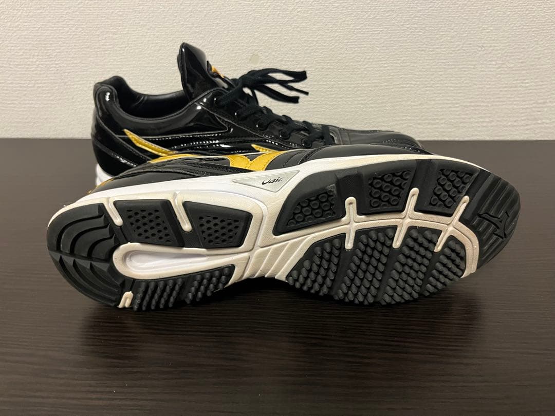（値下げ交渉可）元日ハム　Mizuno 野球用シューズ ブラック/ゴールド