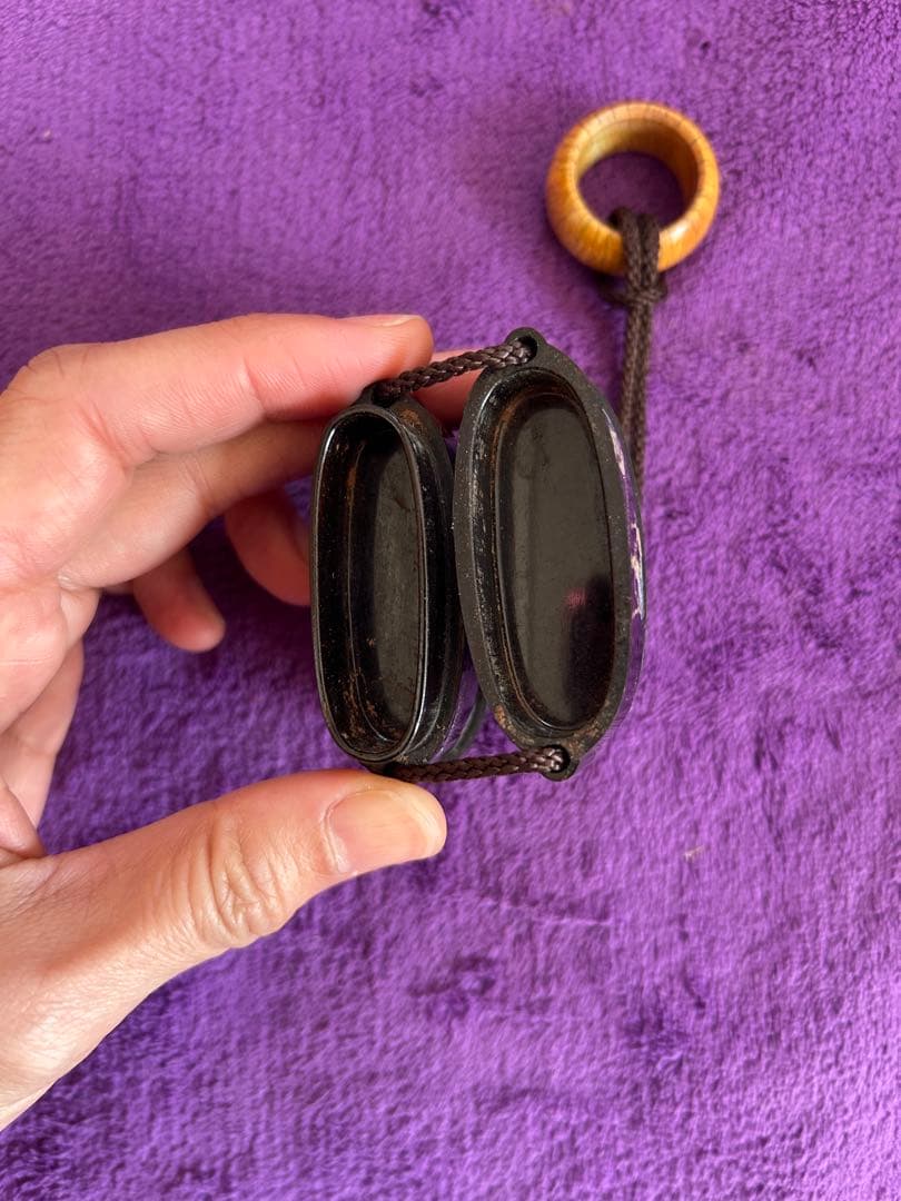 螺鈿 漆塗り 馬の絵柄 来年の干支 根付 印籠