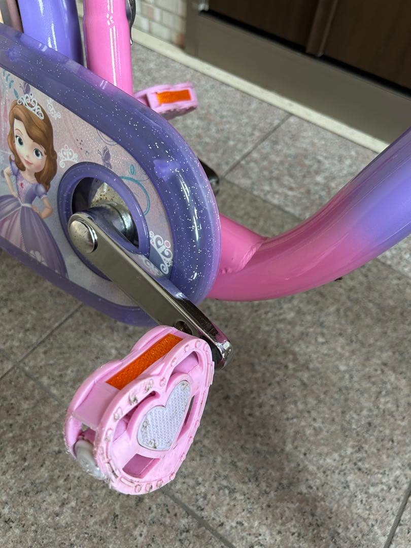 ソフィア　幼児用　自転車 三輪車　スタンド付き　補助輪付き　18センチ　中古品