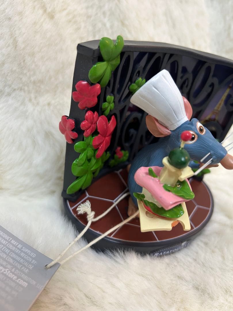 ディズニーランドパリ限定　レミーのおいしいレストラン　フィギュア エッフェル塔