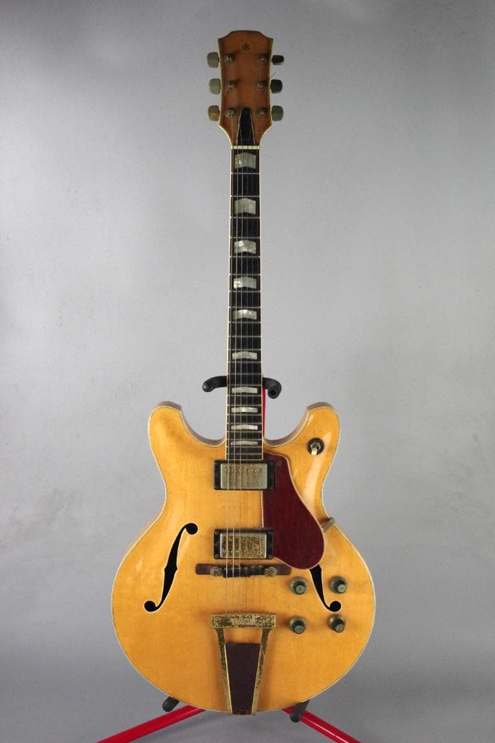 YAMAHA セミアコエレキギター