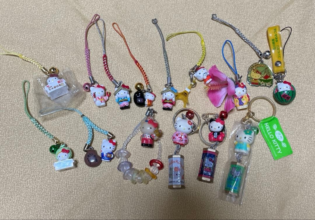 ハローキティ　ストラップ15個セット　根付　ご当地