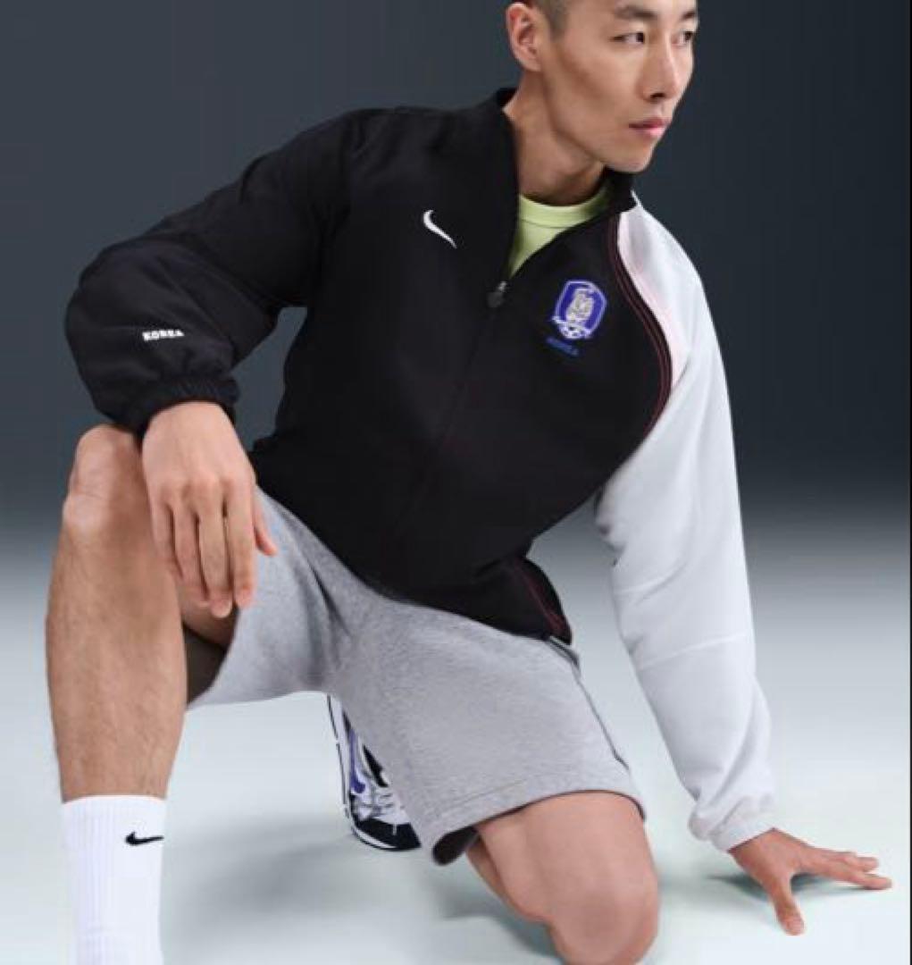 新品未使用タグ付 Nike サッカー ウィンドブレーカー 韓国 XL 黒