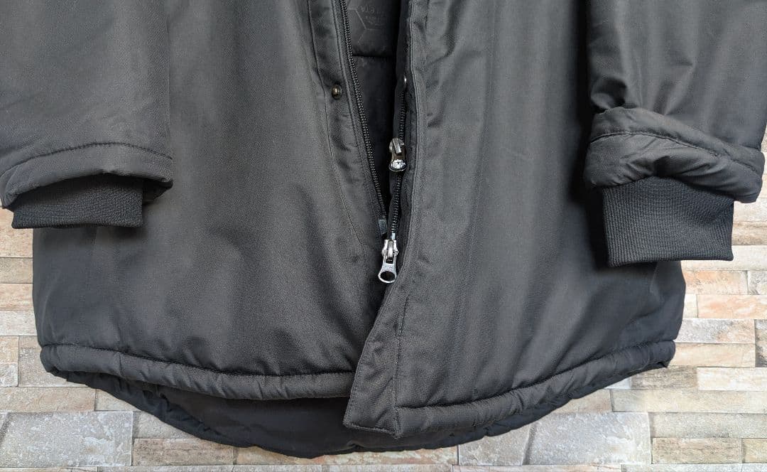 美品 希少モデル アスレタ 中綿ベンチコート ハーフ丈 ブラック系 Lサイズ