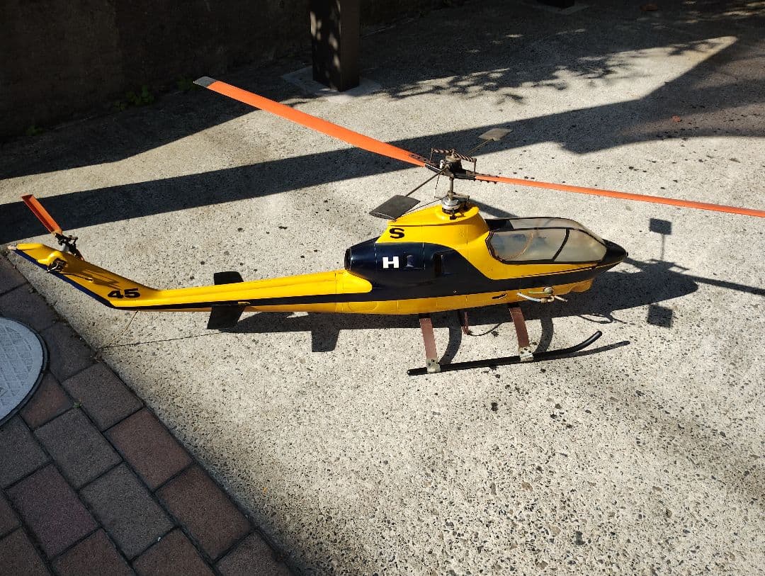 ラジコンヘリコプター　カルト45ヒュイコブラ