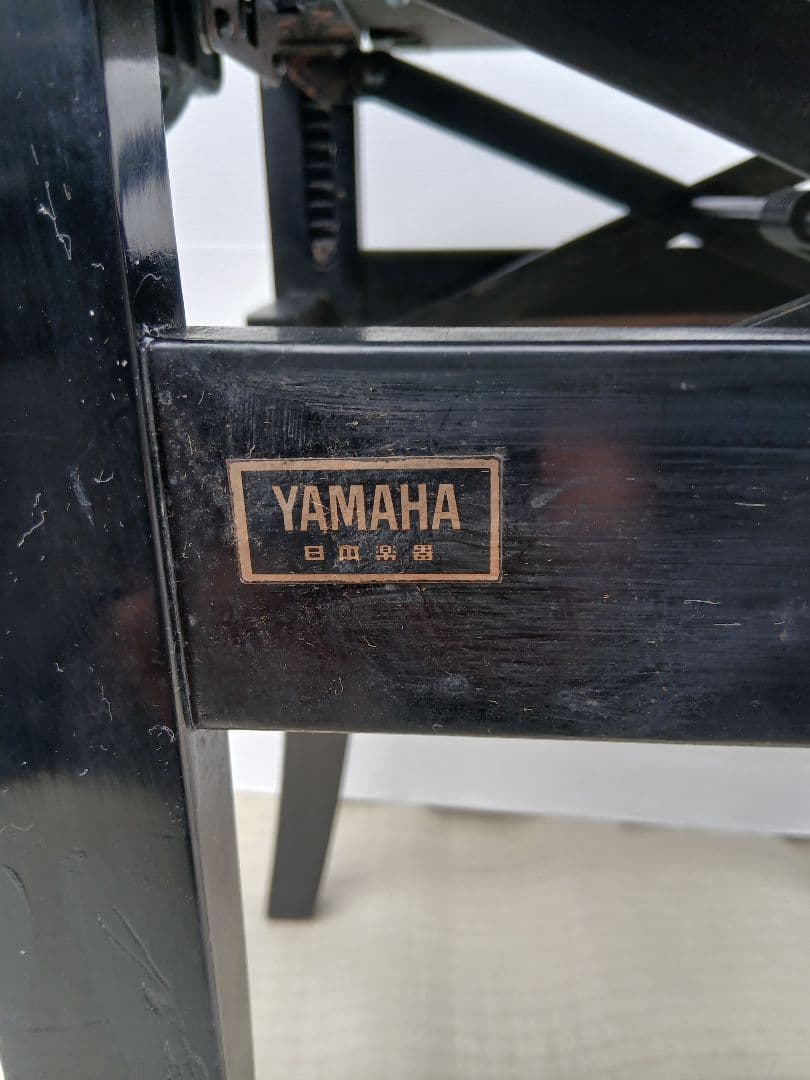 ヤマハ背もたれ付、ストッパー付、ピアノ椅子　昭和レトロ　中古品