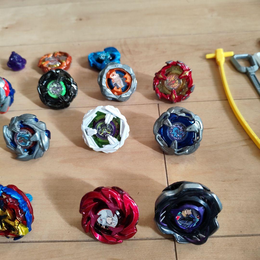 卒業品　ベイブレードX まとめ売り　42個＋電動スタジアム　レアあり