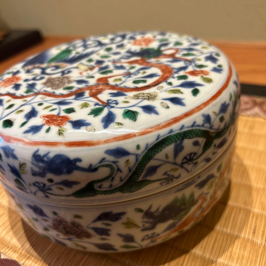 万暦赤絵　龍と鳳凰の蓋物　縁起良