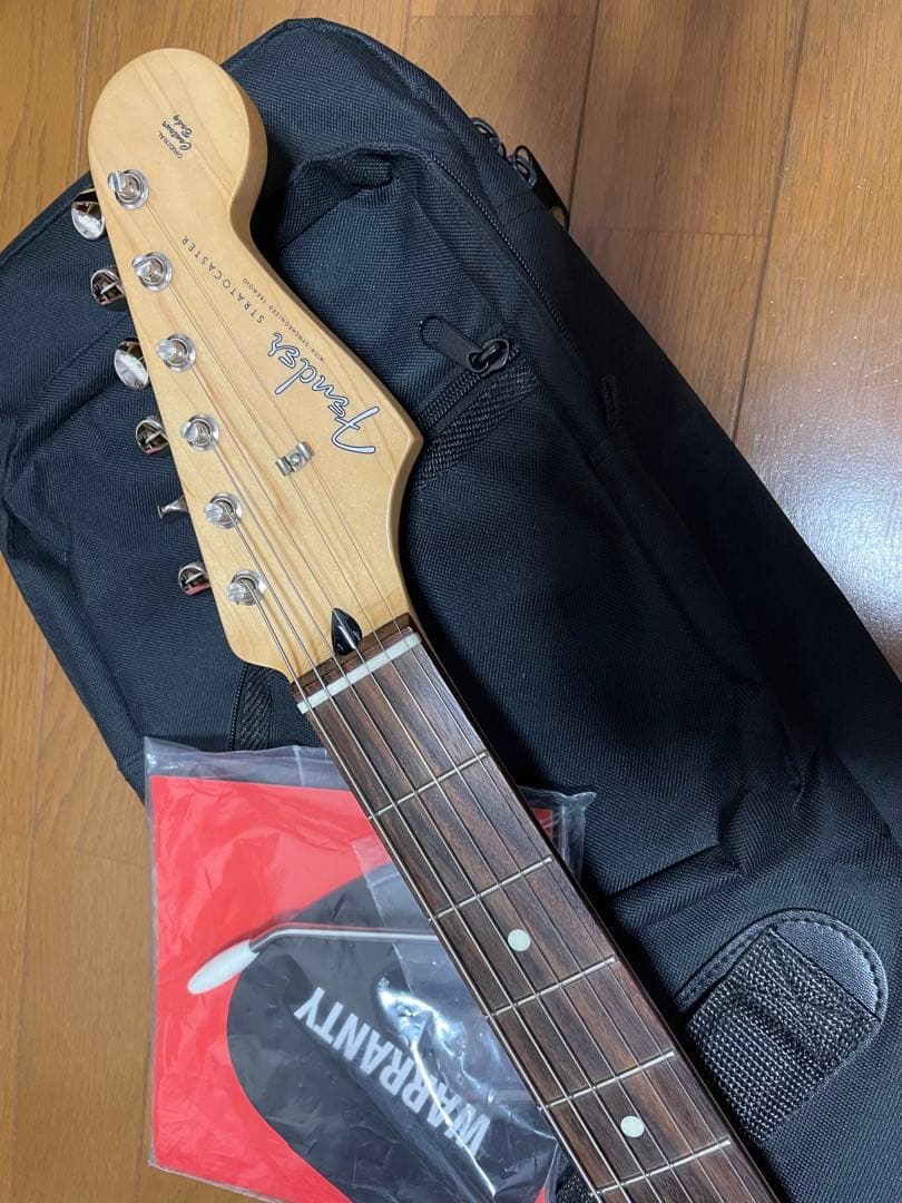 美品　フェンダー　Fender ストラト 2024 MIJ Hybrid II
