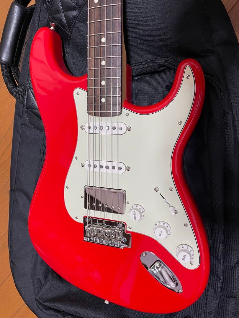 美品　フェンダー　Fender ストラト 2024 MIJ Hybrid II