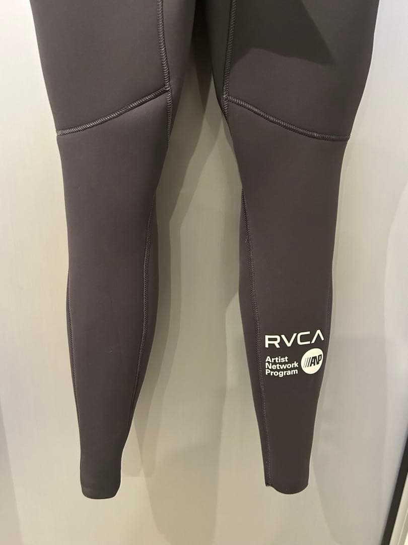 RVCA× Benjamin Jeanjean3×2チェストジップフルスーツ