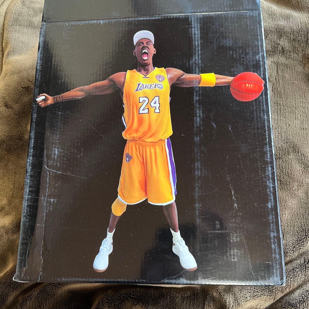【ほぼ新品】Kobe Bryant コービブライアント　フィギュア　約34cm