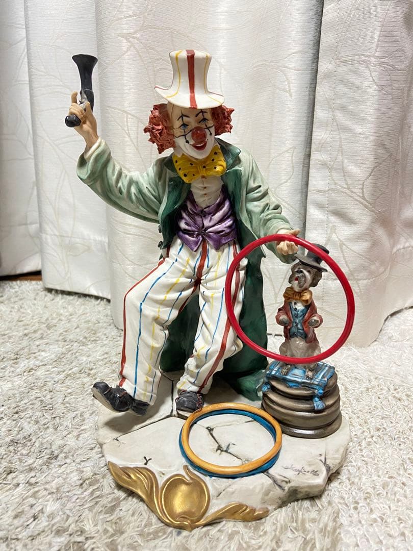 カポディモンテ ピエロと犬の置物