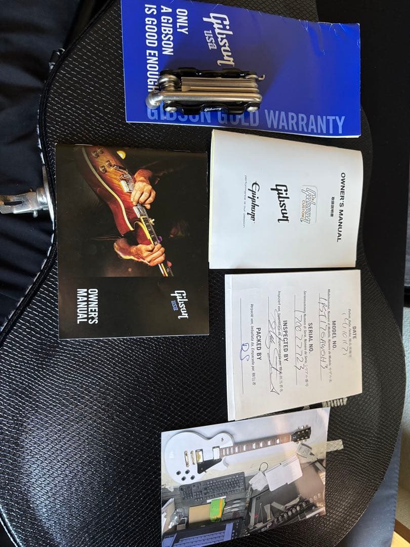 Gibson Les Paul Studio ホワイト ハードケース付き