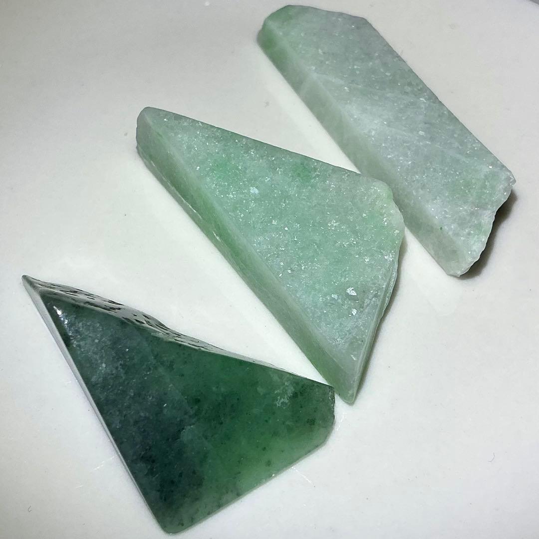 糸魚川翡翠　金山谷　3種