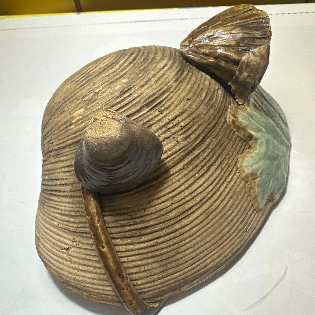 二六焼，楽山焼，水月焼，古董，インテリア，カニと葉の浮彫り陶器皿