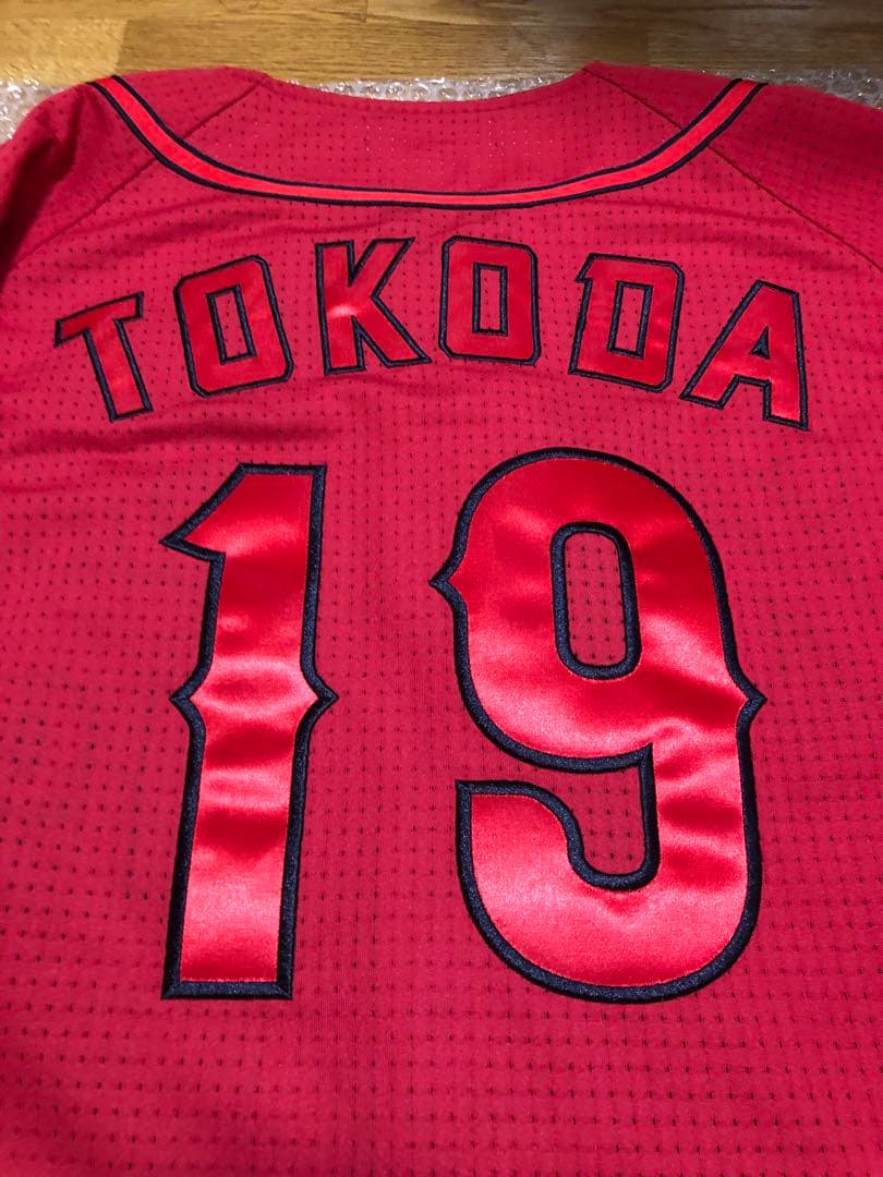 広島東洋カープ　床田♯19 直筆サイン入りハイクオリティユニフォーム　Mサイズ