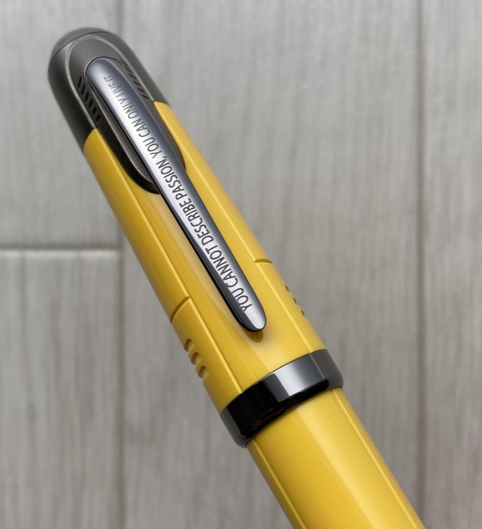 新品同様 モンブラン グレートキャラクターズ エンツォ・フェラーリ ボールペン