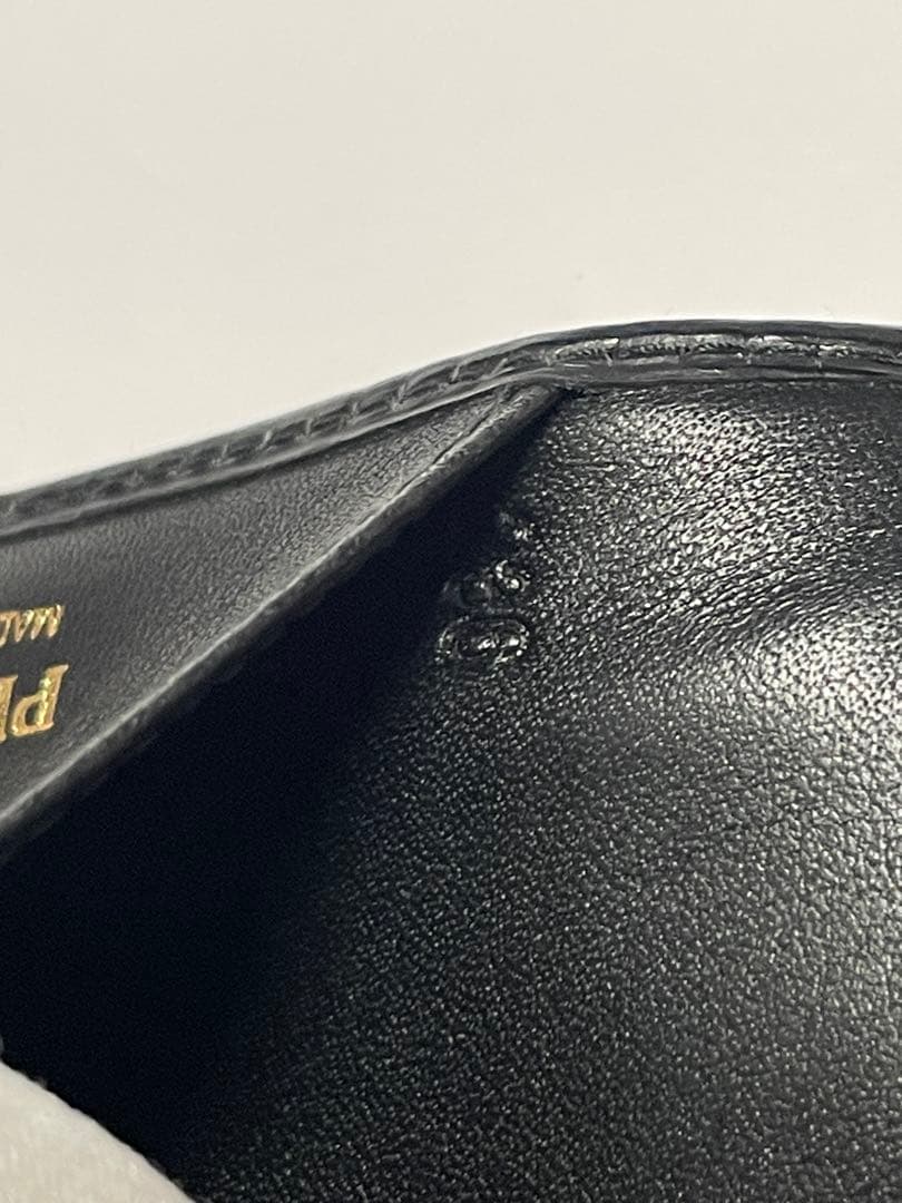 【美品】PRADAプラダ　パスポートケース　❤︎