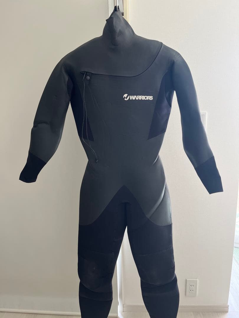 WAVEWARRIORS ブラック セミドライ 1回着用のみ　サーフィン　美品