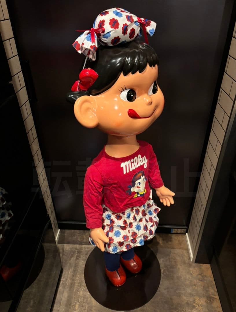 不二家 店頭ペコちゃん ほっぺの赤いペコちゃん 等身大