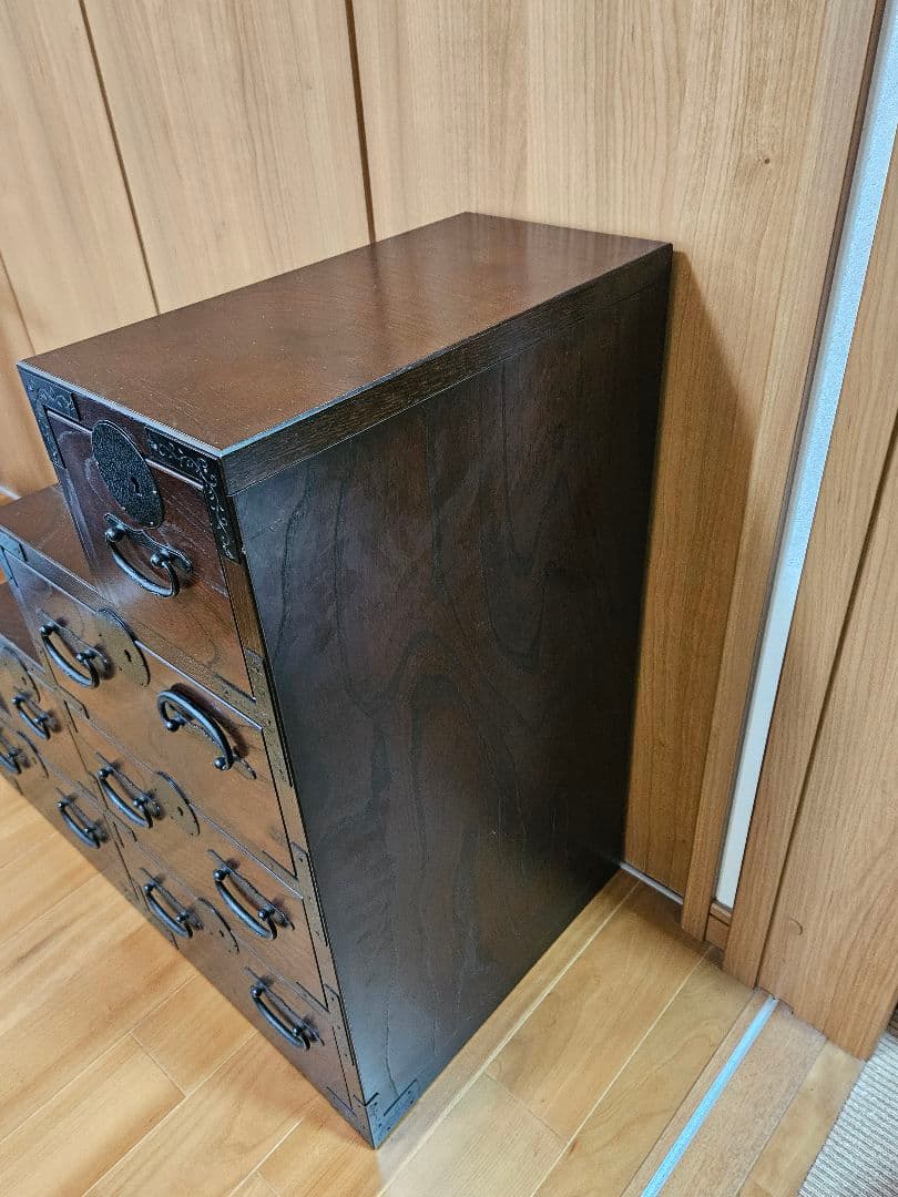 （株）青木産業　階段箪笥