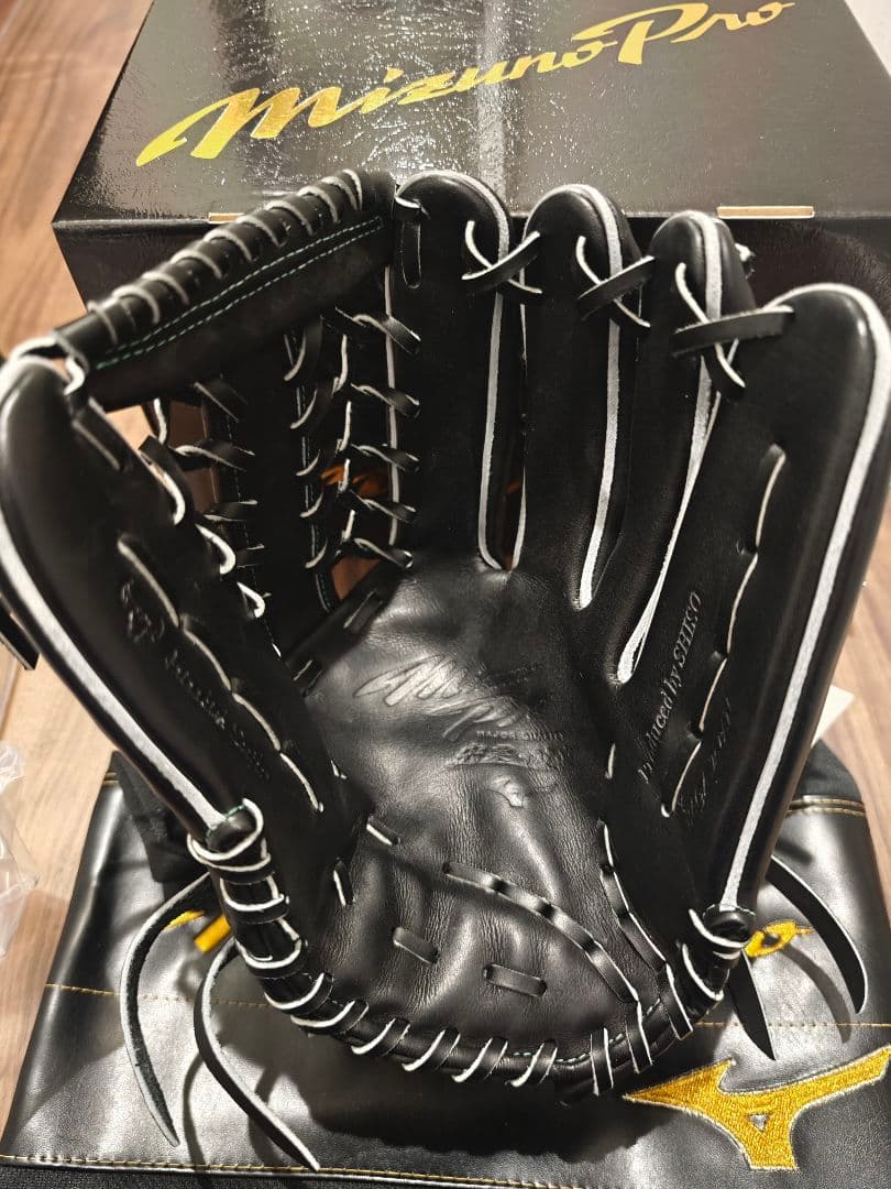 【新品未使用】ミズノプロ　宍粟牛　イチローモデル　直営限定グローブ　硬式　外野用
