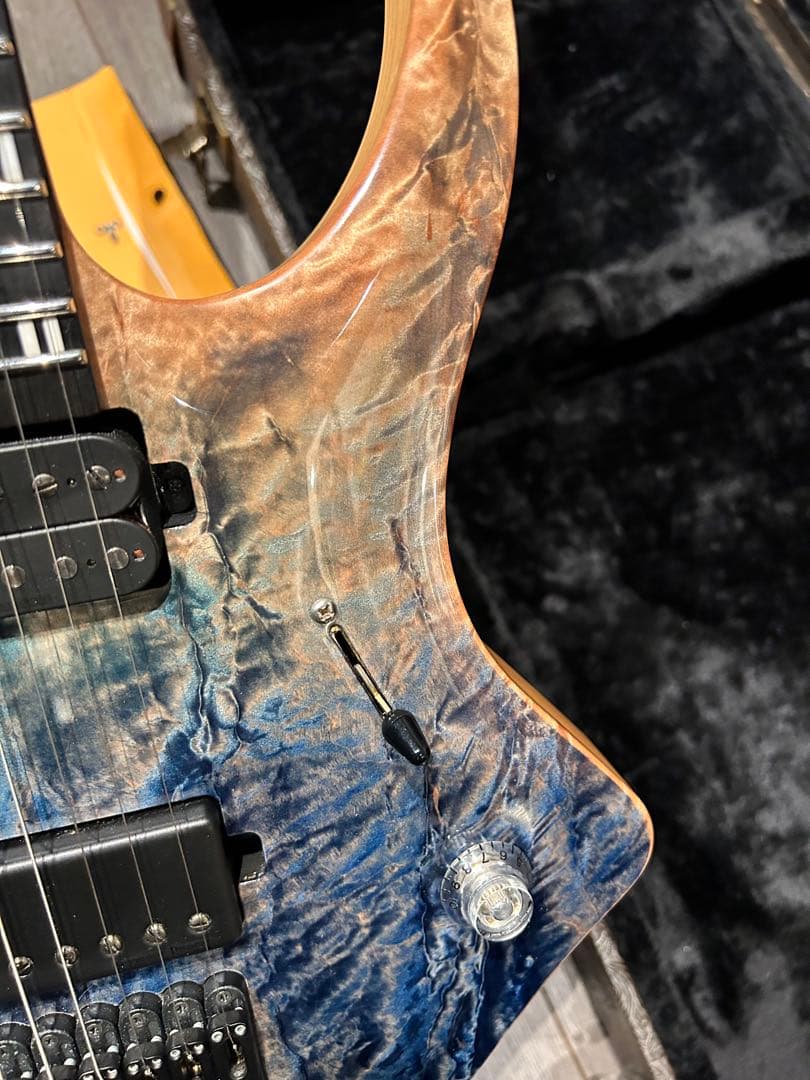 Acacia guitars MEDUSA 7弦ヘッドレス