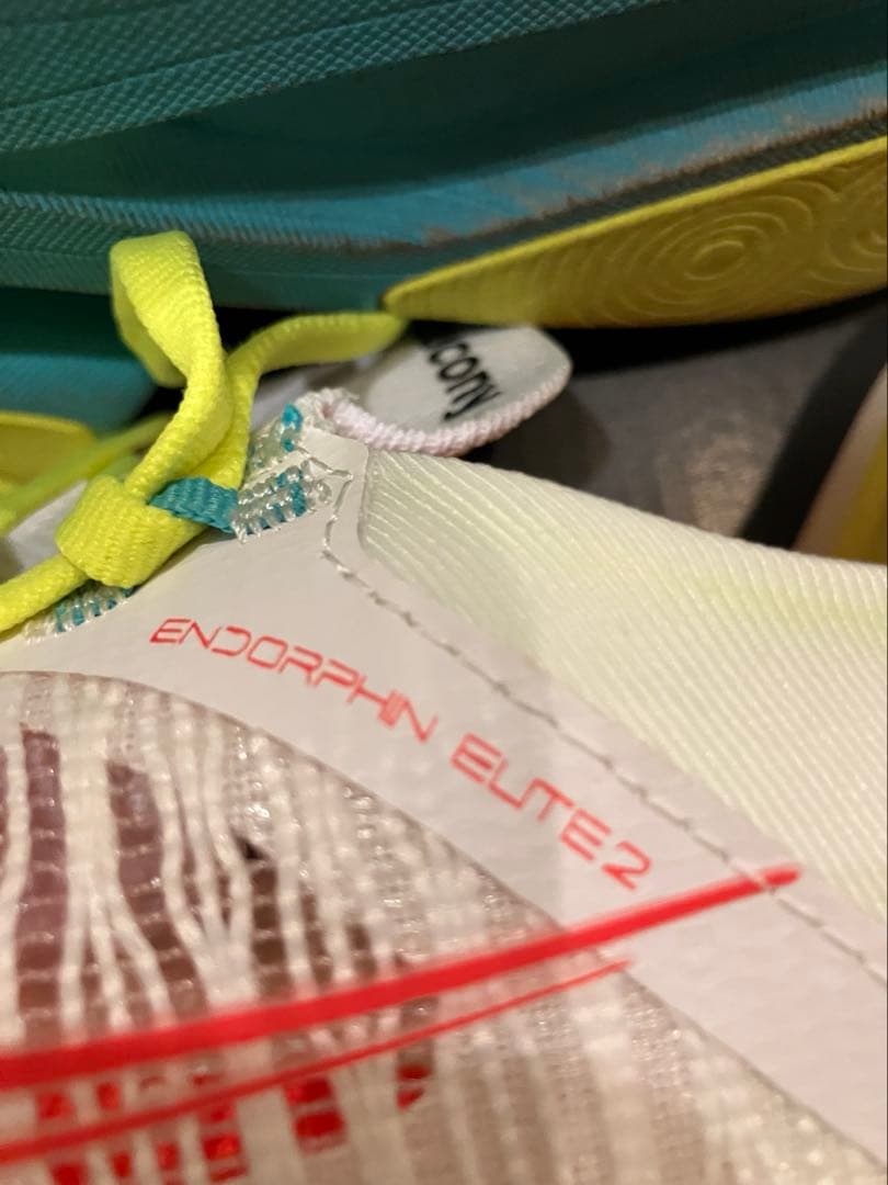 サッカニー エンドルフィン エリート 2 28.0 美品