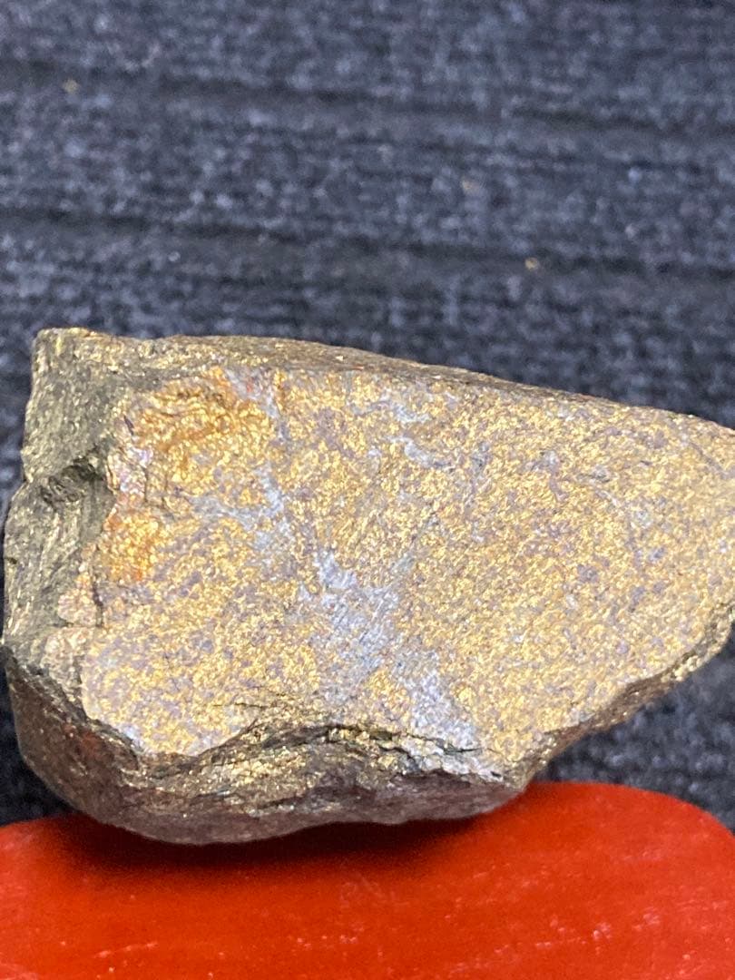 金鉱石　鉱物標本　鉱物