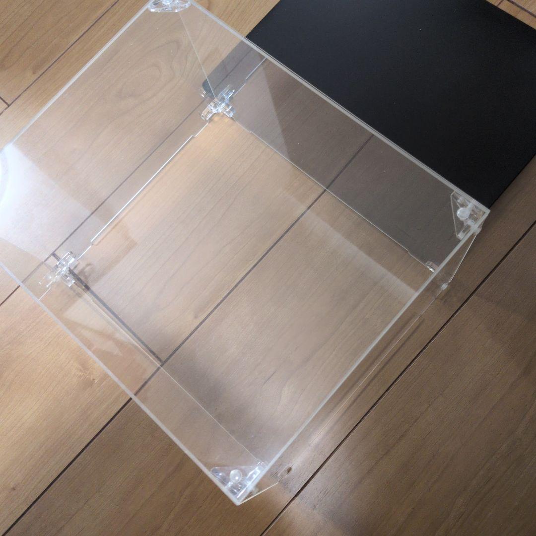 ファンコポップ　レッドブルF1レーシングカー フィギュア アクリルケース付